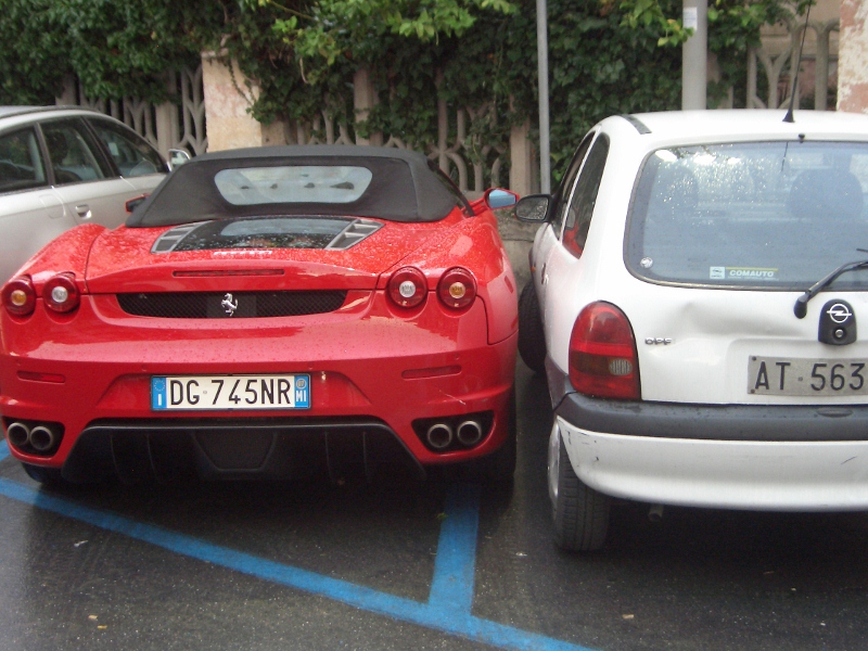 Parkkeerausta Italian malliin